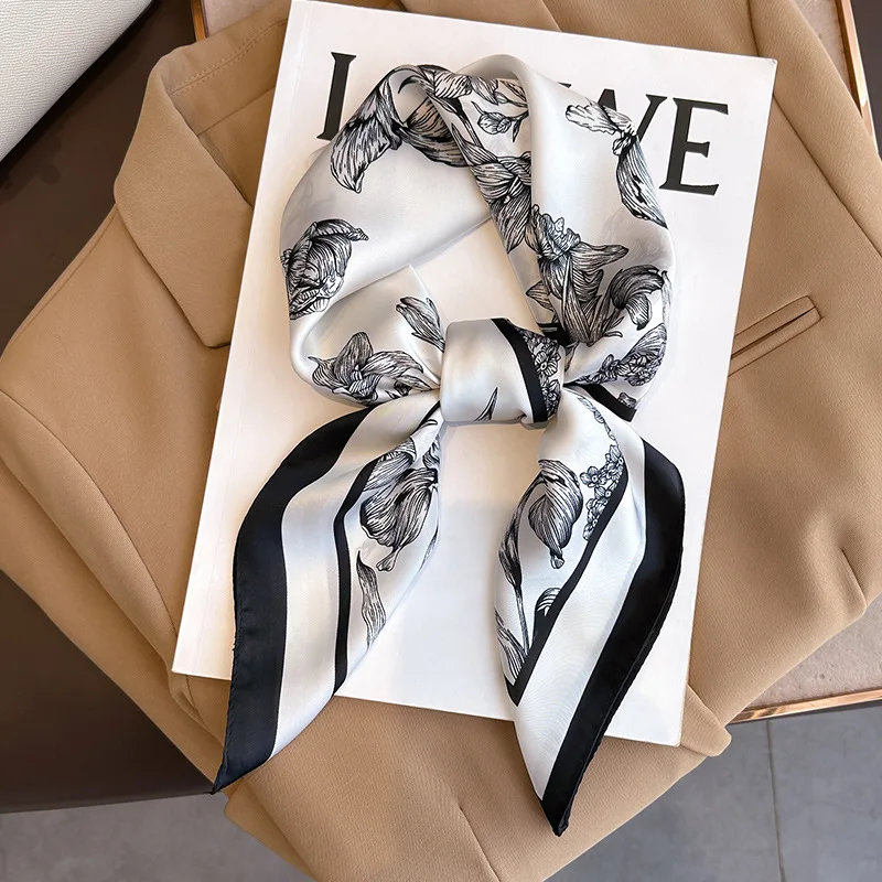 Luxury Bags China - وشاح مربع من الحرير المطبوع بالورود