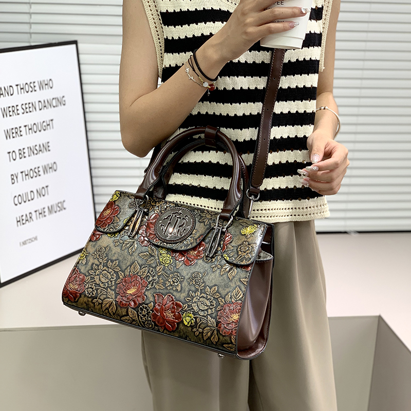 Luxury Bags Vegan - حقيبة يد نسائية فاخرة بتصميم زهور