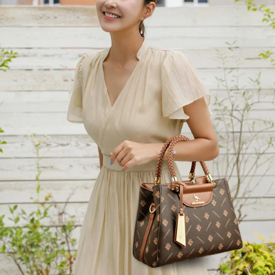 حقيبة كتف عصرية متعددة الاستخد - مراجعة Luxury Bags Direct وسعره