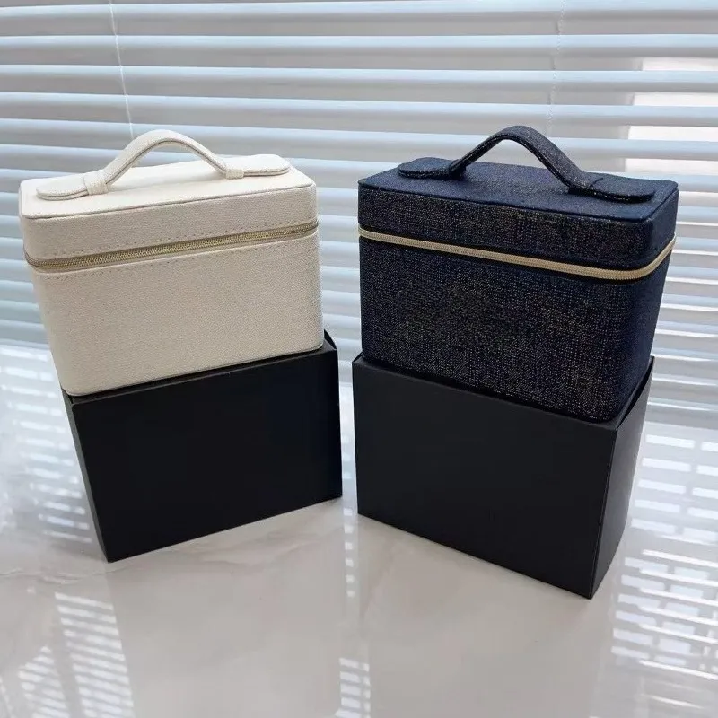 حقيبة مكياج إصدار محدود لعيد ا - مراجعة Luxury Bags Limited Edition وسعره