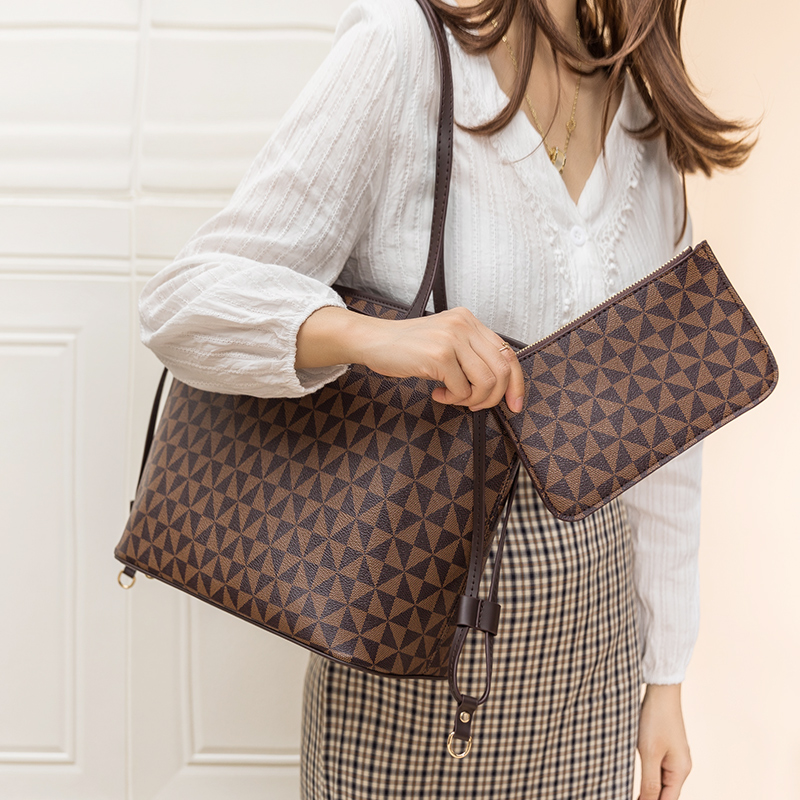 حقيبة كتف فاخرة للنساء، حقيبة  - مراجعة Luxury Bags Vegan وسعره