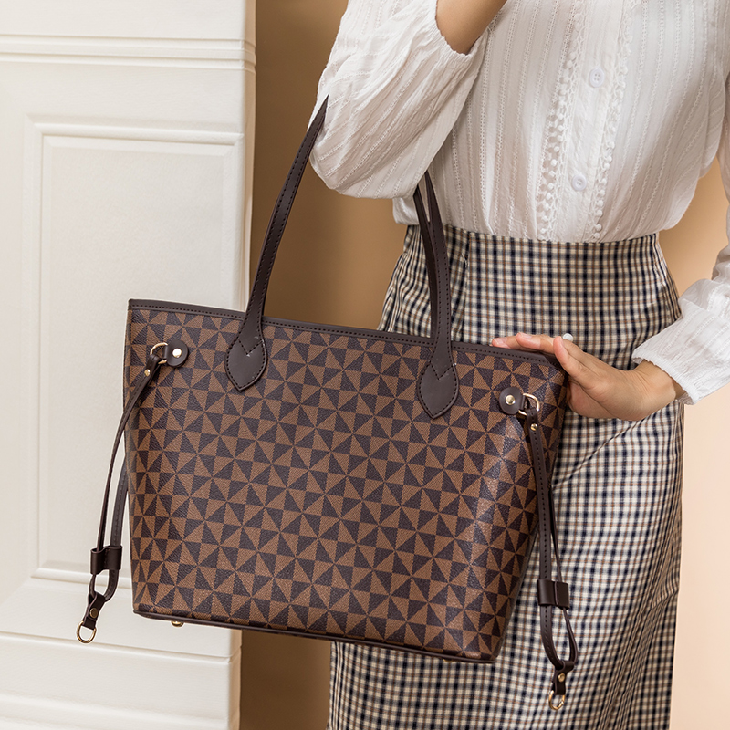 حقيبة كتف فاخرة للنساء، حقيبة  - مراجعة Luxury Bags Vegan وسعره