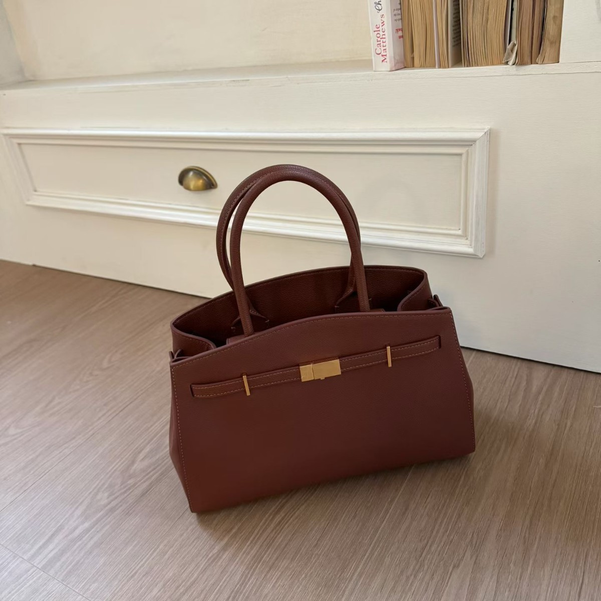 حقيبة يد نسائية فاخرة من فيرمي - مراجعة Luxury Bags Old Money وسعره