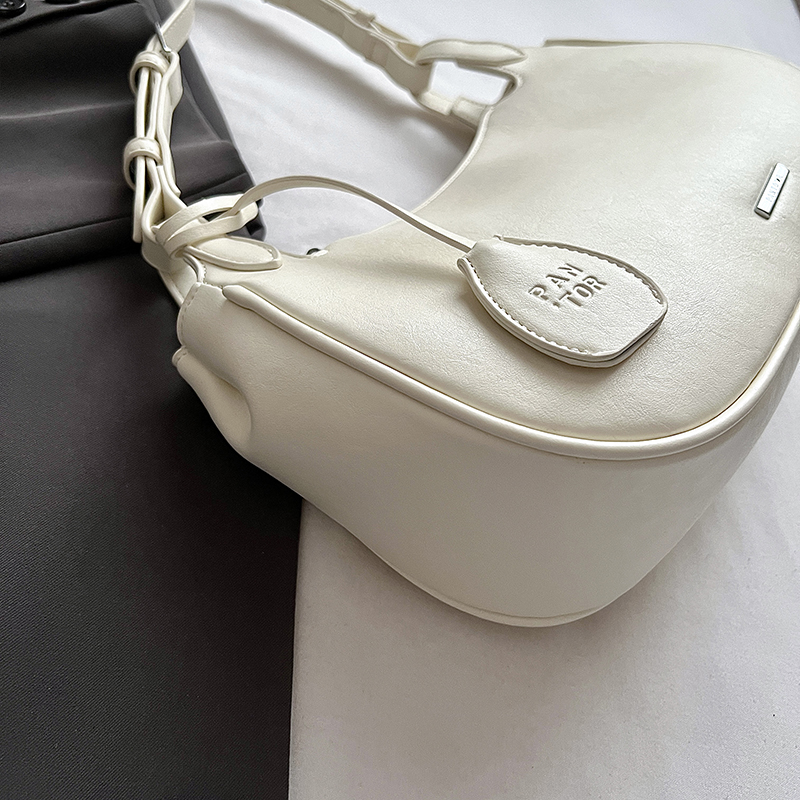أحدث صيحات 2026: حقائب كتف فاخ - مراجعة Luxury Bags Vegan وسعره