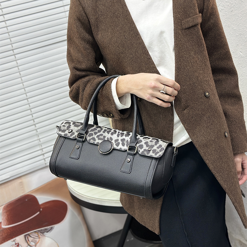 حقيبة يد نسائية فاخرة بتصميم ع - مراجعة Luxury Bags Vegan وسعره