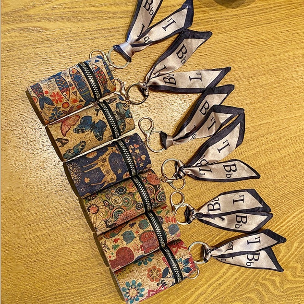 حقيبة أحمر شفاه صغيرة أنيقة من - مراجعة Luxury Bags Old Money وسعره